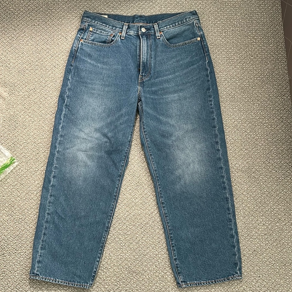 Levis loose fit cropped jeans